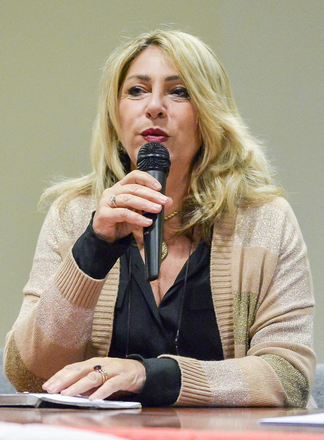 L'assessora Grieco dice no ai sindaci elbani: «La scuola ripartirà il 14, vogliamo dare un segnale di ritorno alla normalità» 