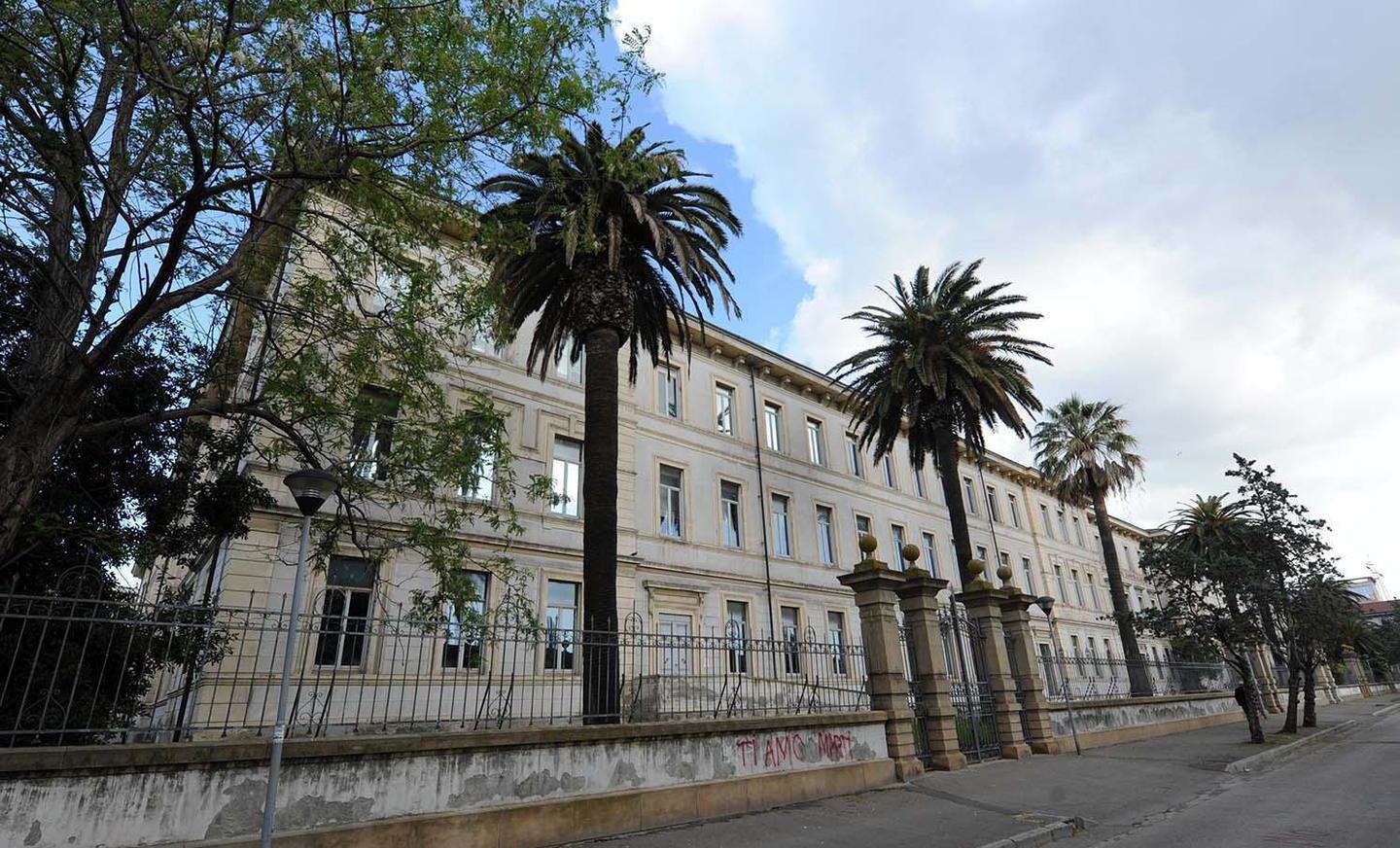 Piombino: tutte le classi Iti in via Pacinotti, l'Einaudi bilancia con l’on line 