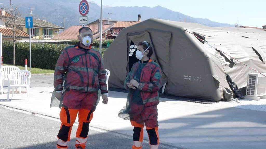 Covid, altri 19 casi. E 13 sono solo a CarraraAumentano gli accessi al pronto soccorso