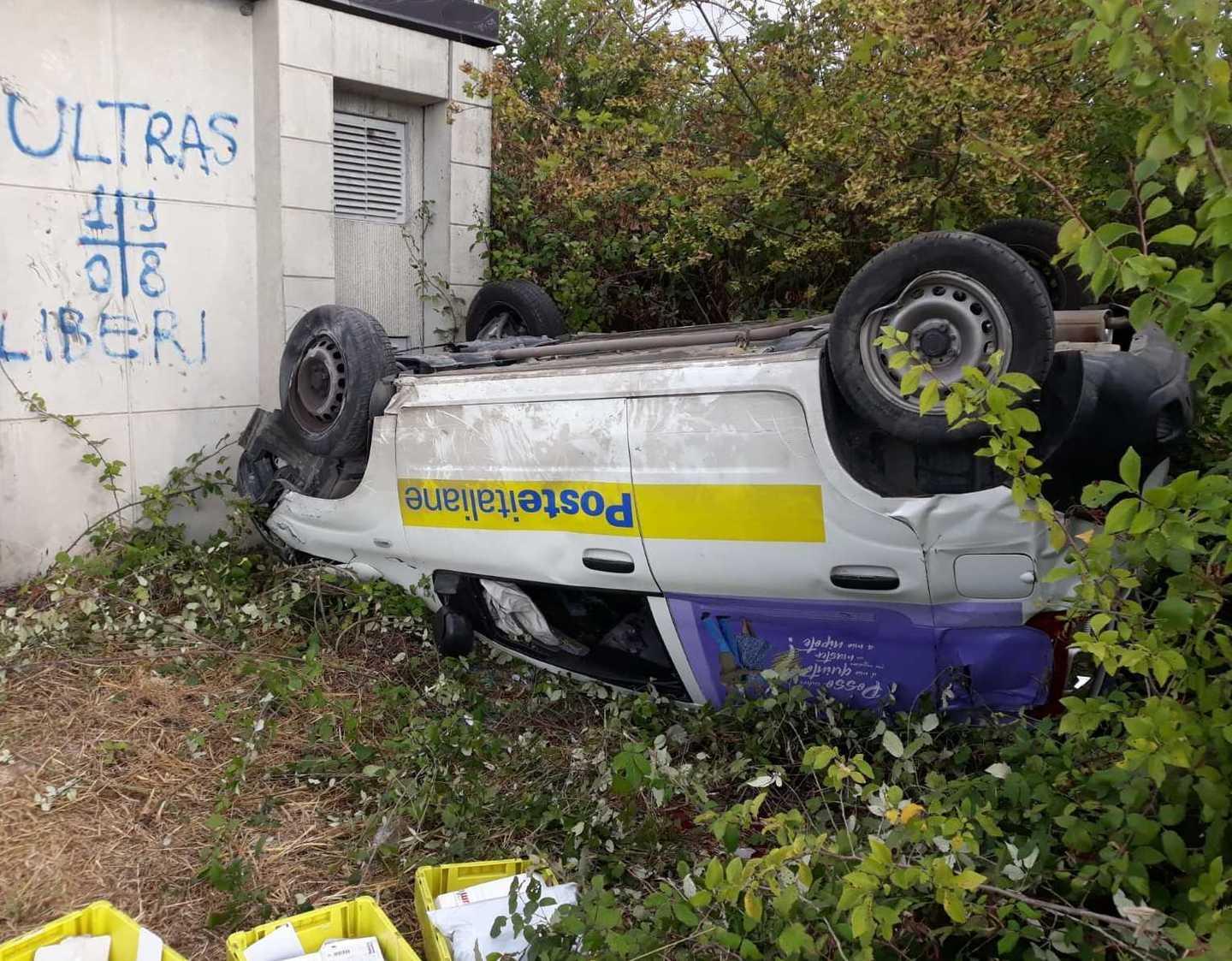 Ruba l’auto di servizio ma finisce all’ospedale 