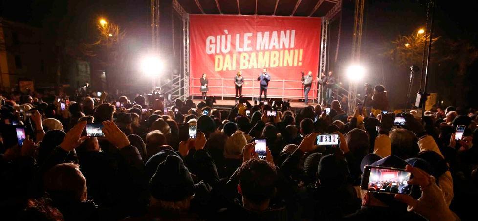 Val d’Enza, sdegno e silenzi «Il lupo lo avevano in lista» 