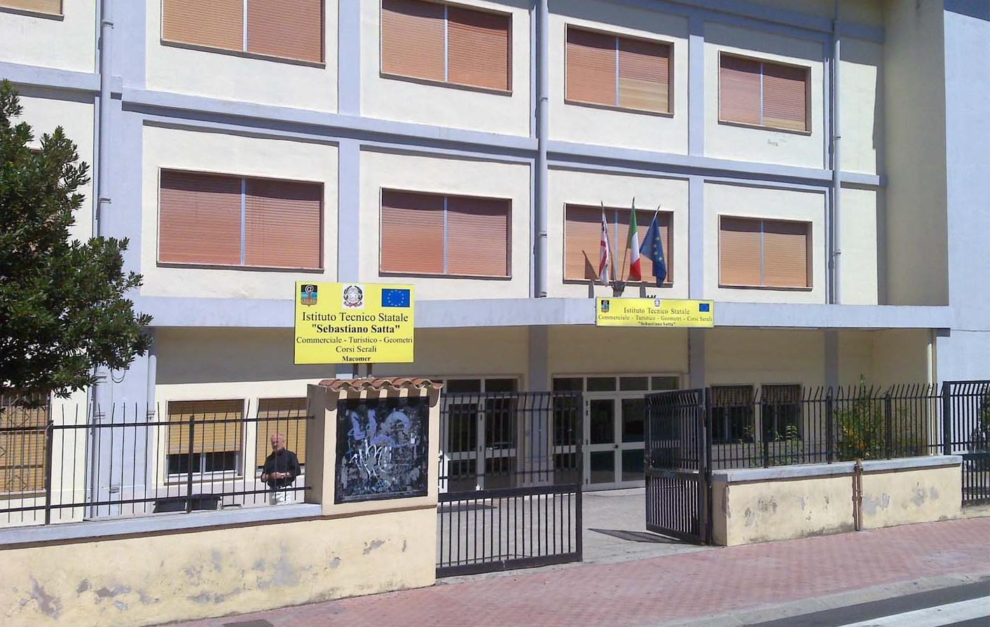 Macomer, rinvio esami di recupero 