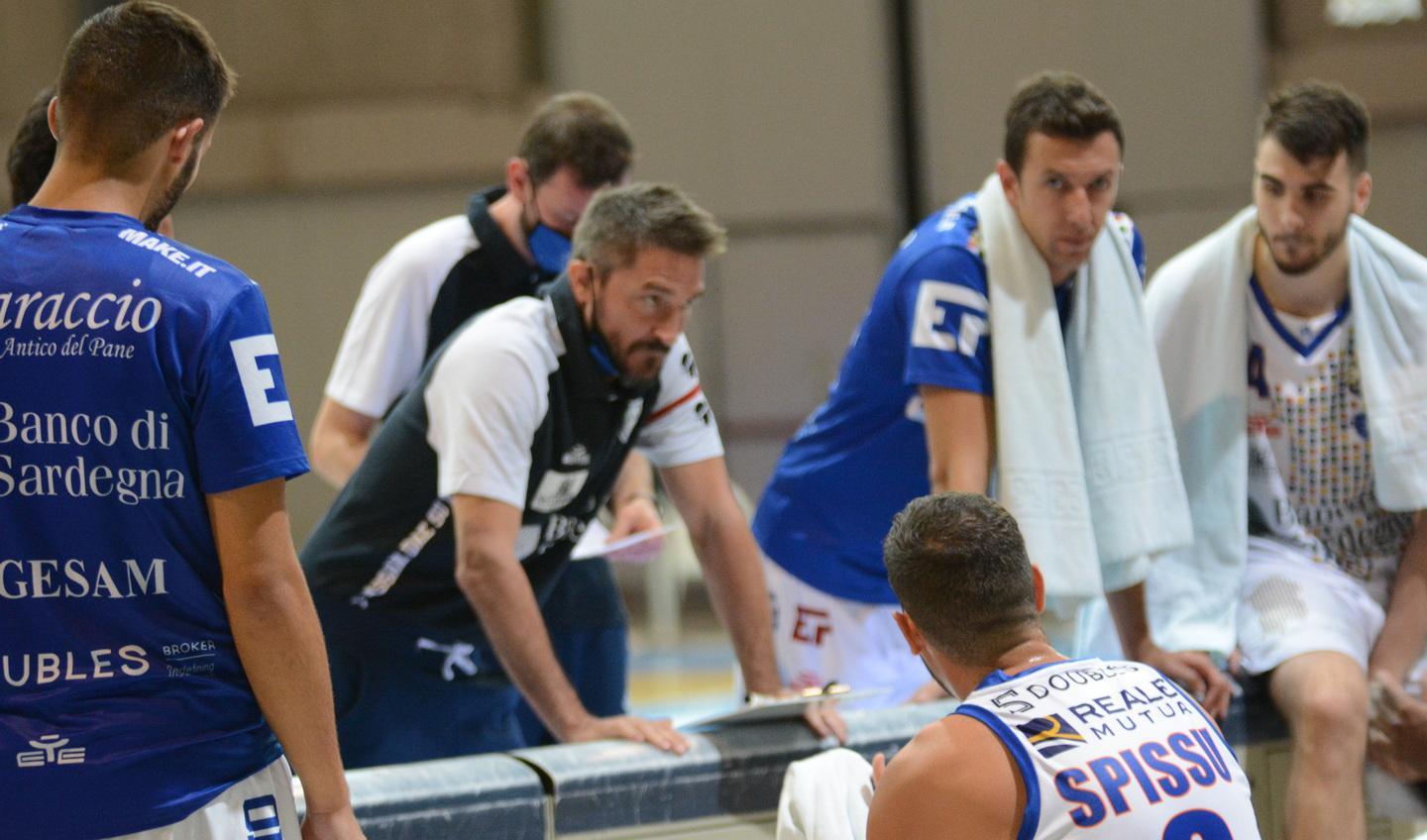 La Dinamo come un rullo su una Virtus cortissima 