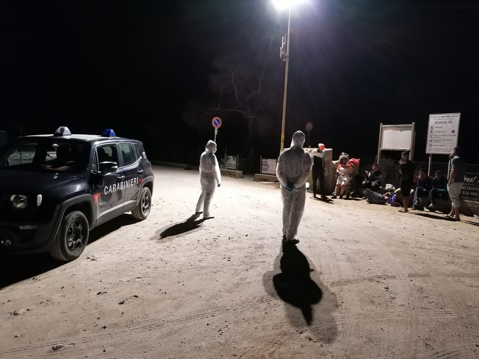 Migranti, in 19 sbarcano nel Sud Sardegna, ci sono anche 2 minori 