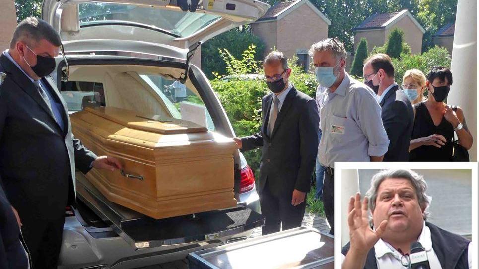Ferrara, in Certosa l'addio a Rota: "Ciao Ricky, genio e sregolatezza"