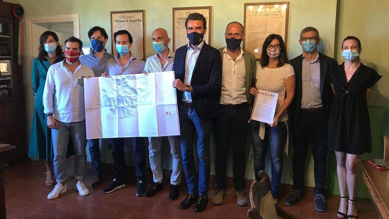 Rappresentanti delle istituzioni coinvolte nel progetto della ciclovia Lucca-Pontedera