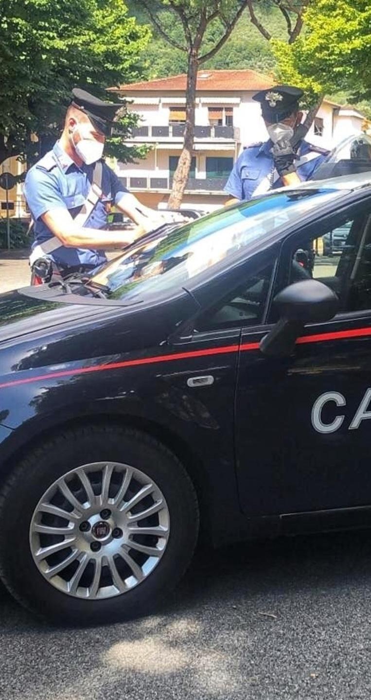 Una pattuglia dei carabinieri in una foto d'archivio