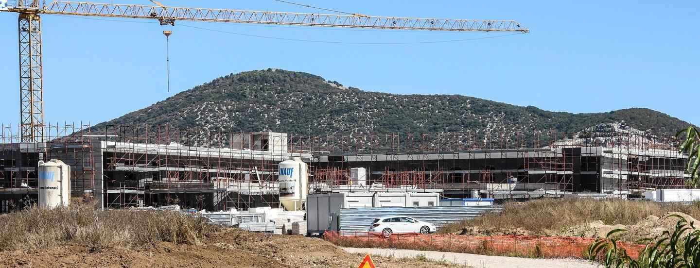 Ecco a che punto sono i lavori in via Genova (foto agenzia bf)
