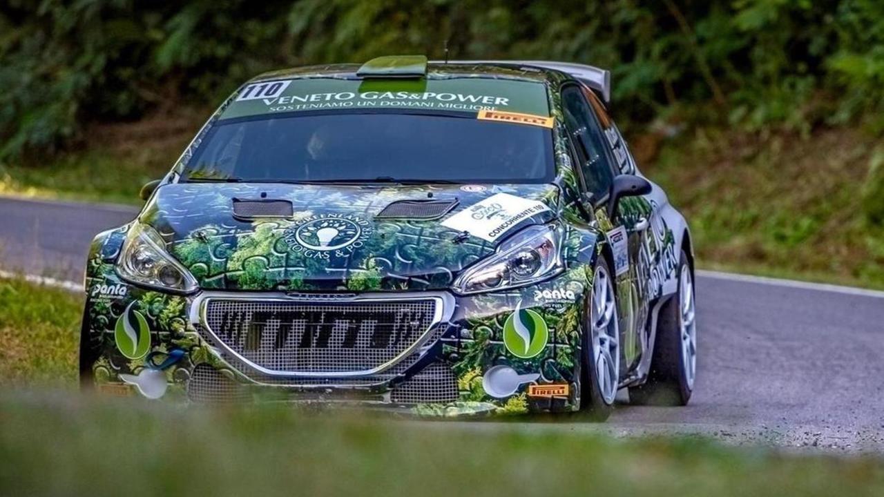 Fine settimana col debutto anche nel campionato Wrc per la squadra lucchese