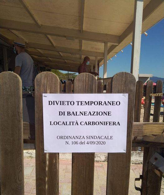 Il giorno dopo i cartelli che vietano la balneazione