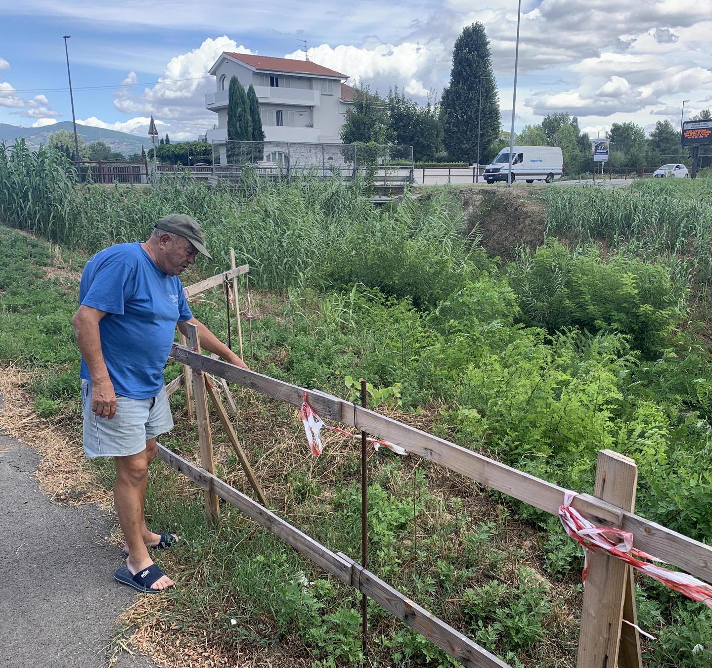 L’argine del rio si è eroso «Serve un intervento rapido» 