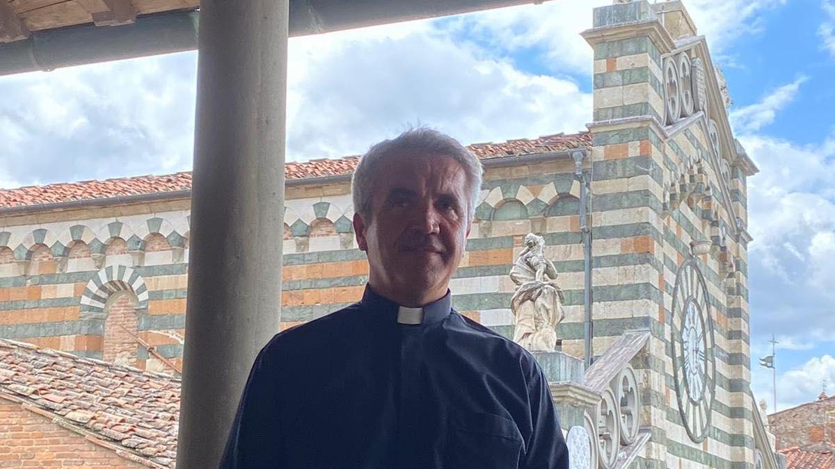 Don Petre Tamas, parroco delle Badie, da una foto del profilo Facebook