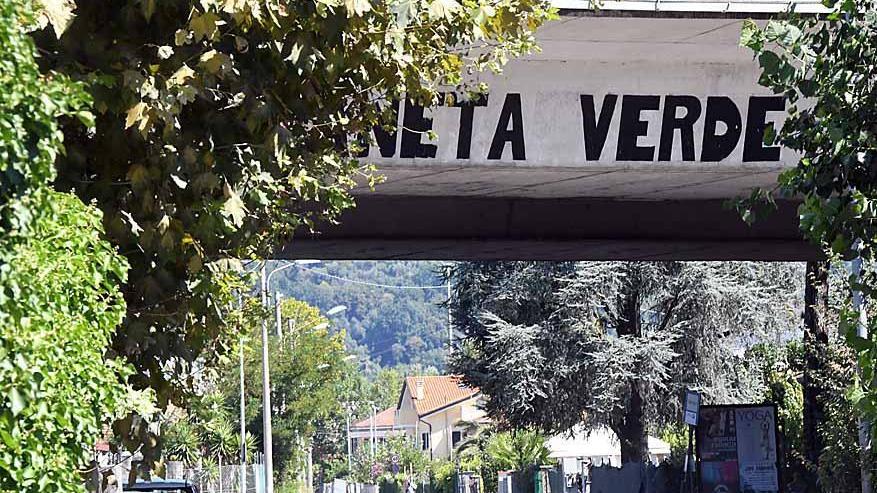 Gli squarciano l’addome con un coltello, giovane di 32 anni in rianimazione