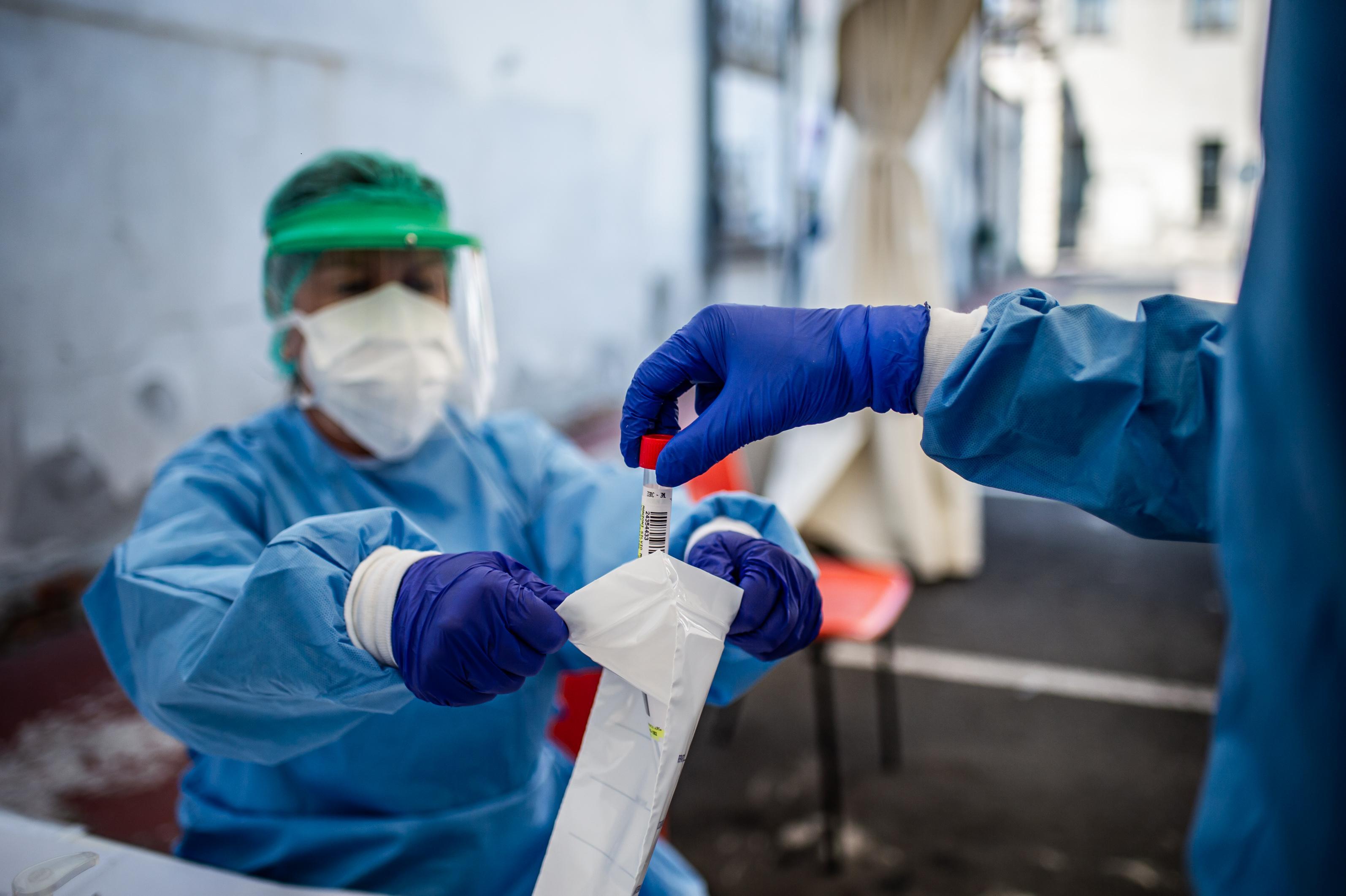Coronavirus, la curva torna a salire: 14 nuovi casi a Prato