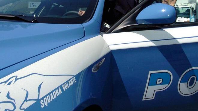 Minaccia padre e devasta circolo La folle serata di un trentenne