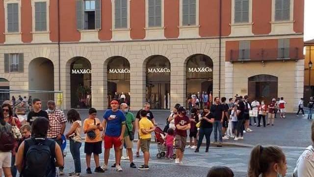 La fila per salutare Spanò allo Store della Reggiana