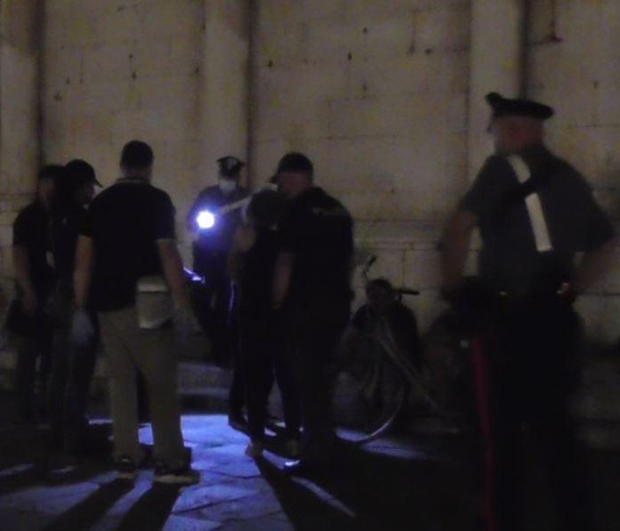 Aggredito in centro da un gruppo di giovani 
