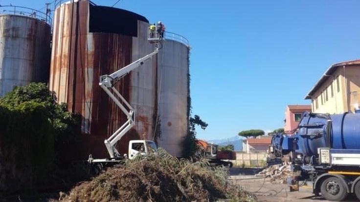 Ex Salov, è iniziata la demolizione dei silos
