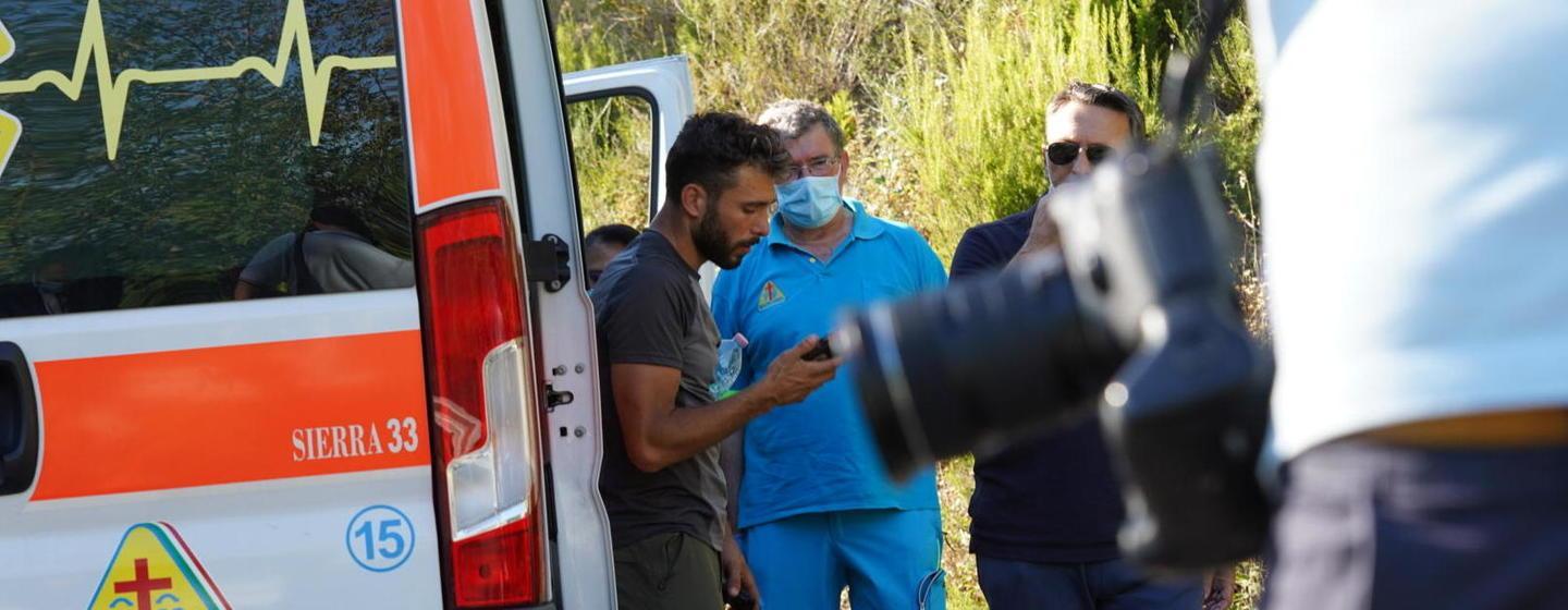 Sotto choc l’amico che era con lui