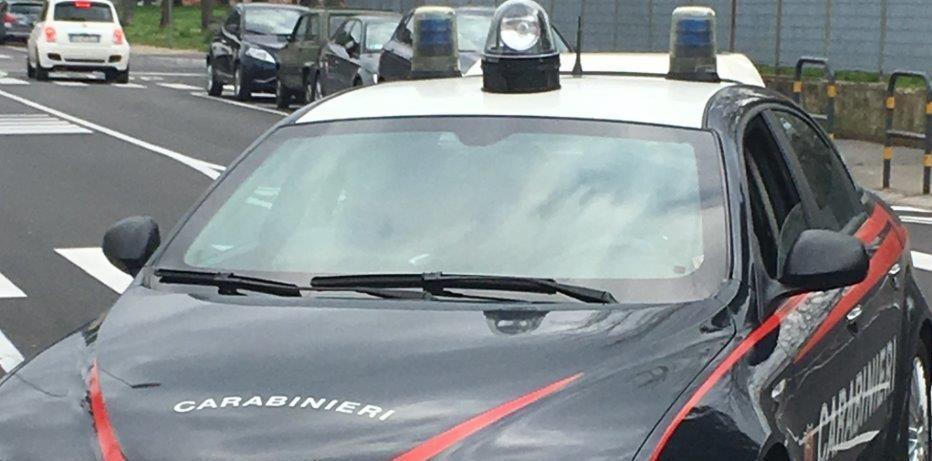 Due feriti in una lite con lancio di sassi in piazza Marchetti 