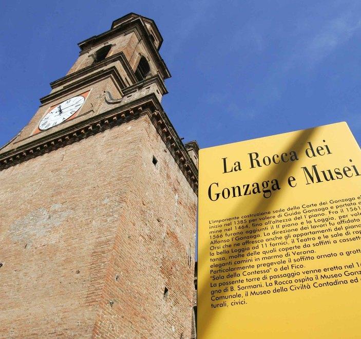 Da grande maniero militare a sede di municipio e teatro