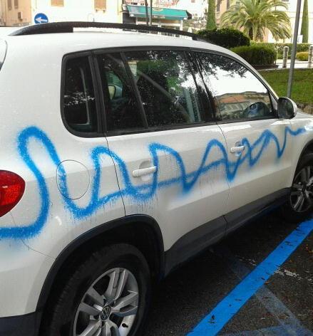 Danneggiata l’auto di un cronista 