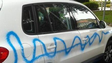 Danneggiata l’auto di un cronista