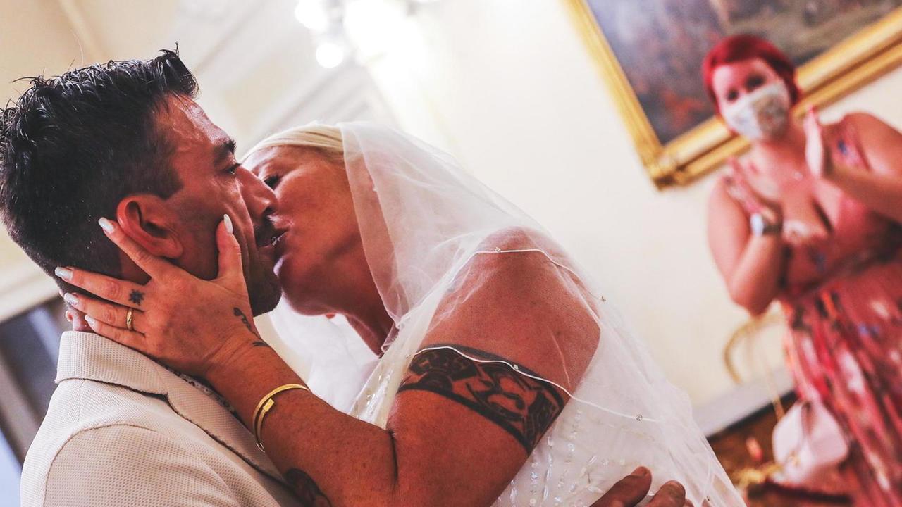 Il matrimonio spettacolo di Urania e Alessio: il “sì” pieno d’amore oltre ogni ostacolo - Foto