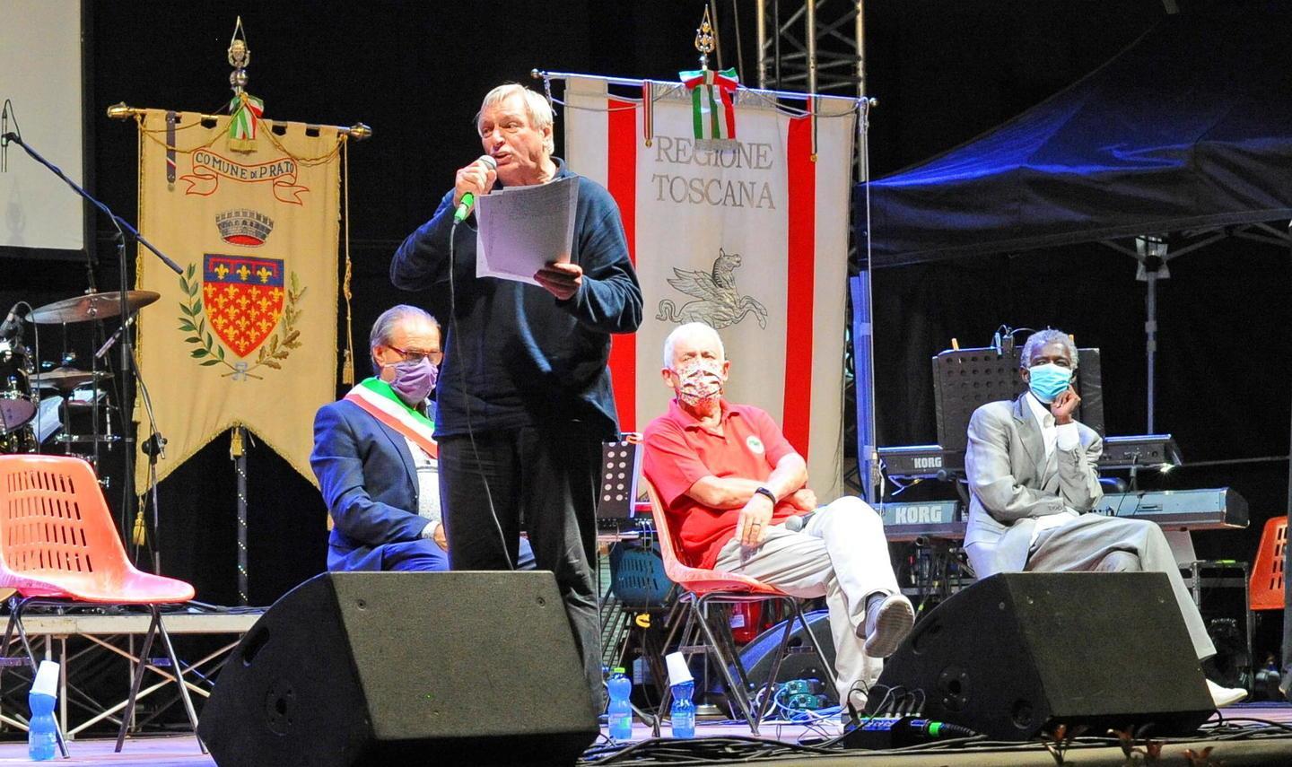 Don Ciotti e Colombo relatori sul palco