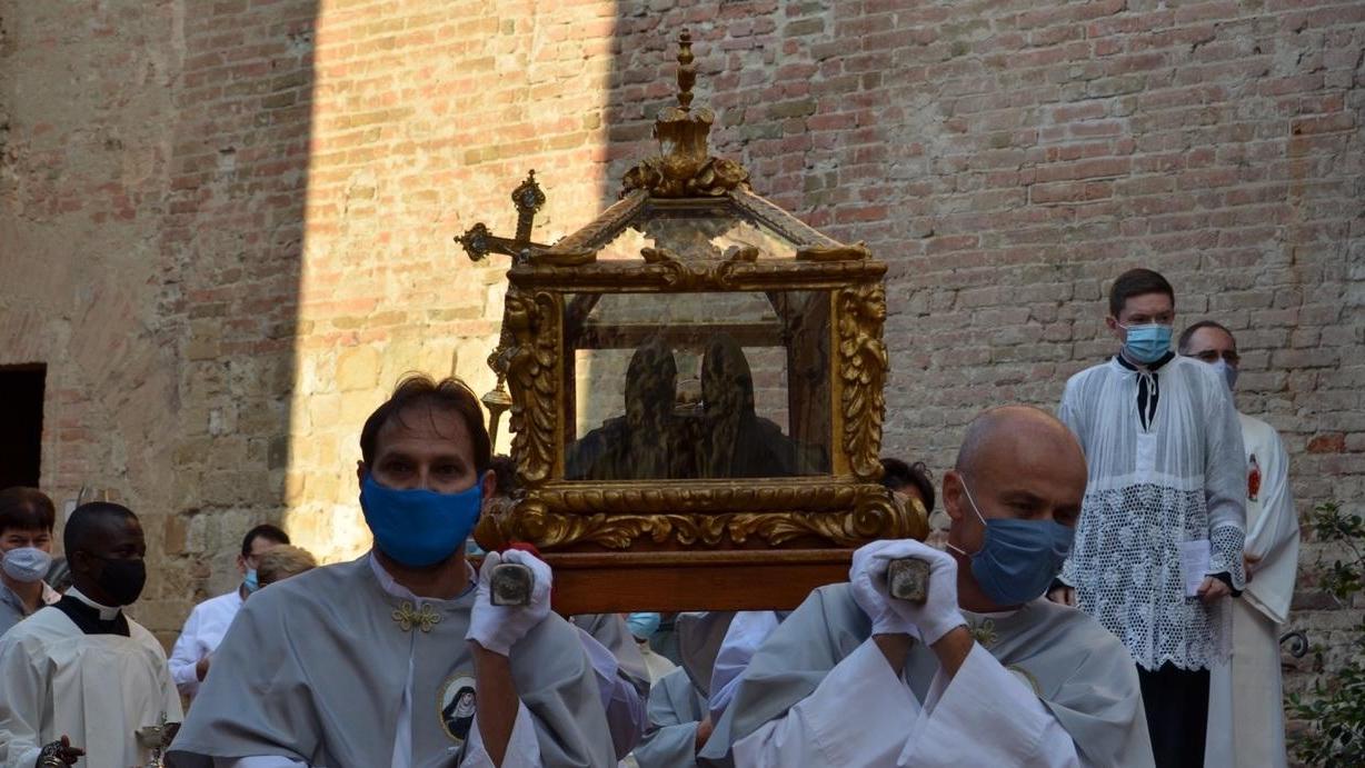 Oltre 300 persone alla processione per Beata Giulia