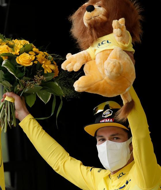 Pogacar vince la 9ª tappa Roglic nuova maglia gialla