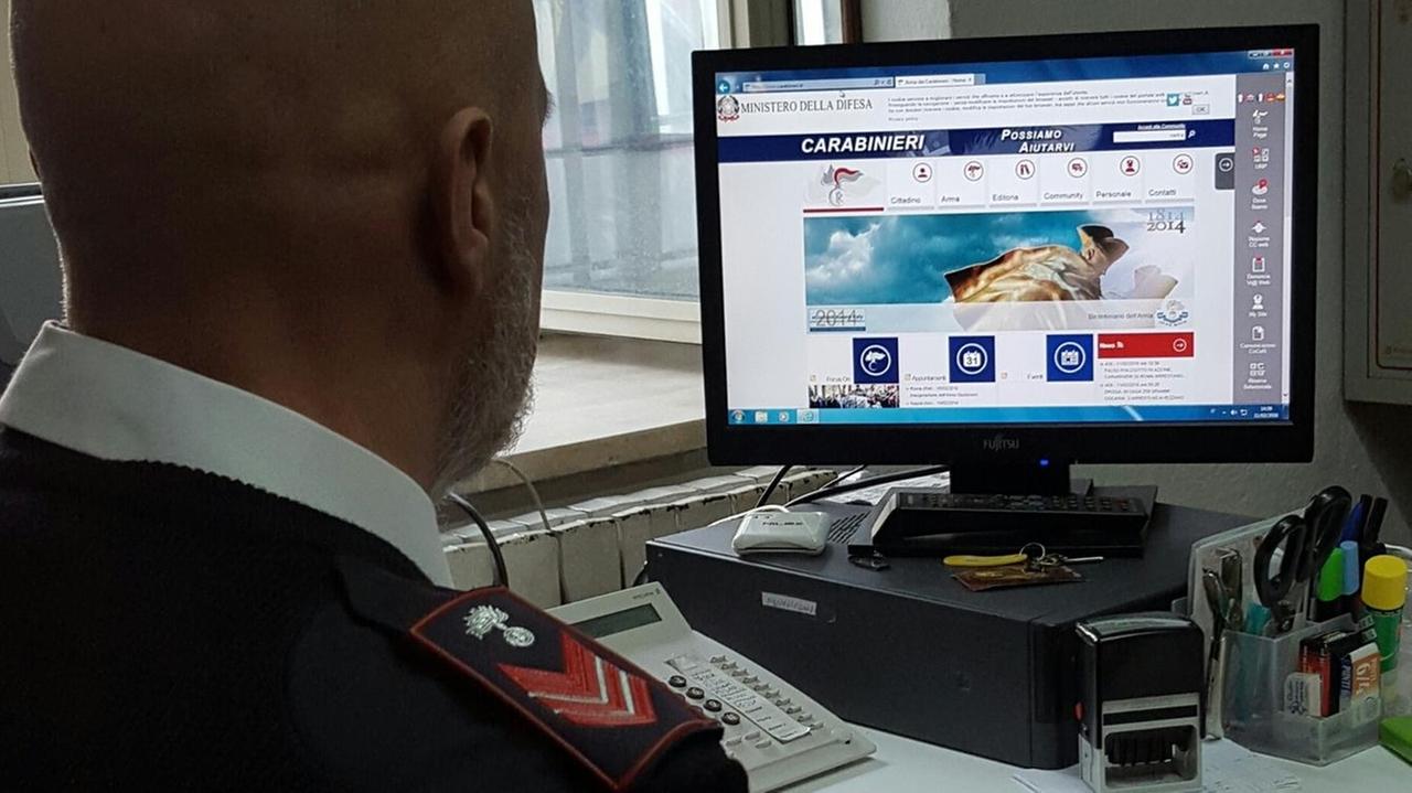 Truffa delle assicurazioni on line uomo denunciato dai carabinieri