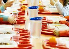 Il Comune compra 200 tavoli da mensa per le Elementari