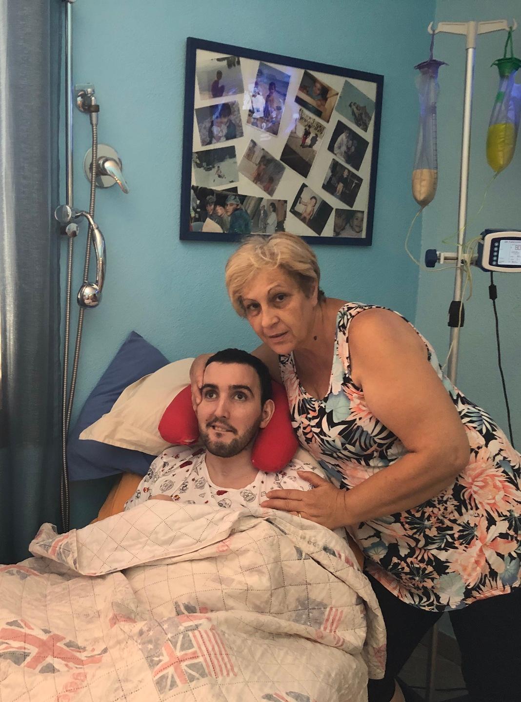 Golfo Aranci: «Paura per mio figlio: sondino sostituito solo dopo sei mesi»