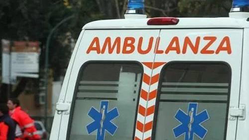 Muore a 35 anni nell'auto fuori strada