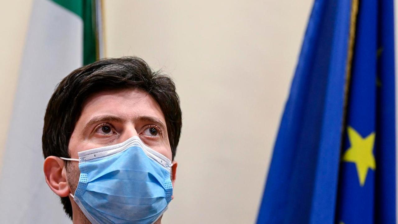 Cura anti-Covid, 50 milioni a Siena: farmaco con gli anticorpi dei guariti