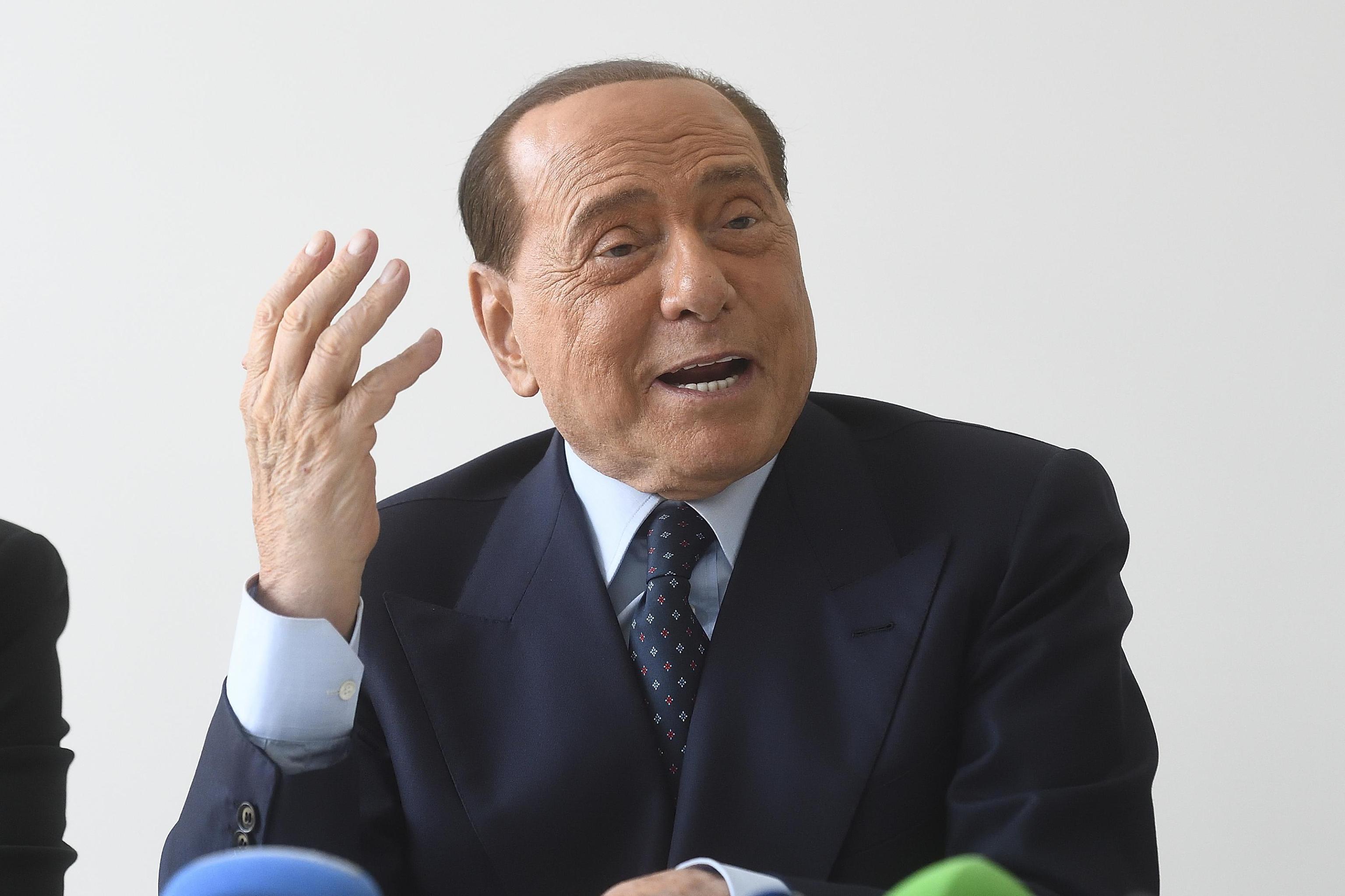 Povero Silvio, in campagna dal San Raffaele 