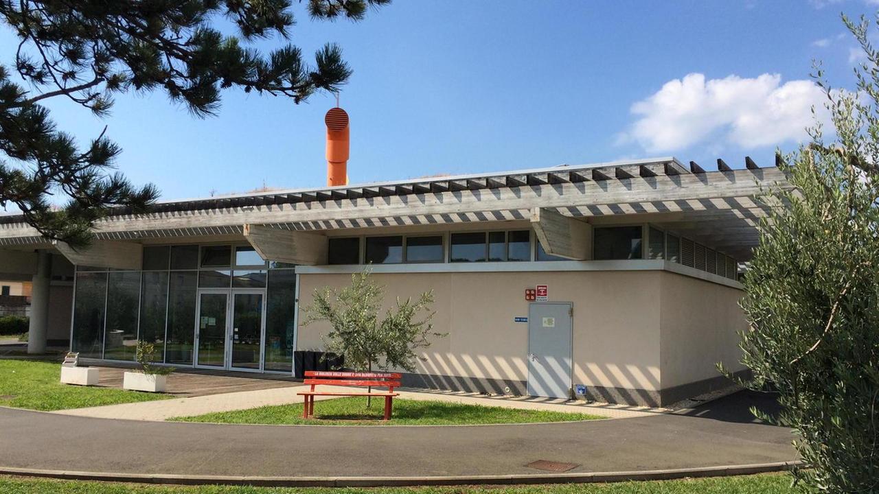 Al centro Le Creste di Rosignano la paglia fa acqua: «Ora lavori sul tetto e richiesta danni»