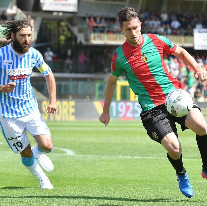 Spal, doppio obiettivo: Mora e Pettinari, intanto dice no allo Spezia per Berisha 