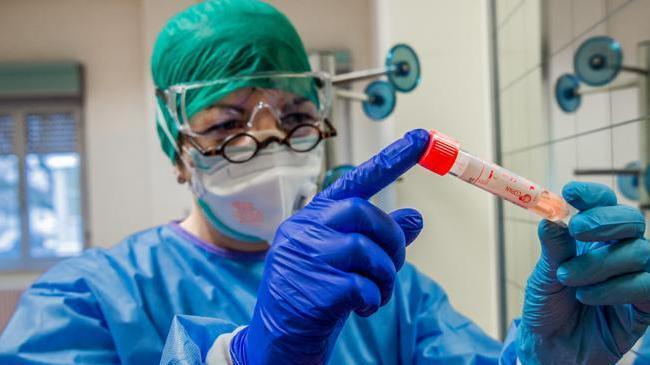Covid, tre nuovi casi dopo l’impennata Sono giovani stranieri