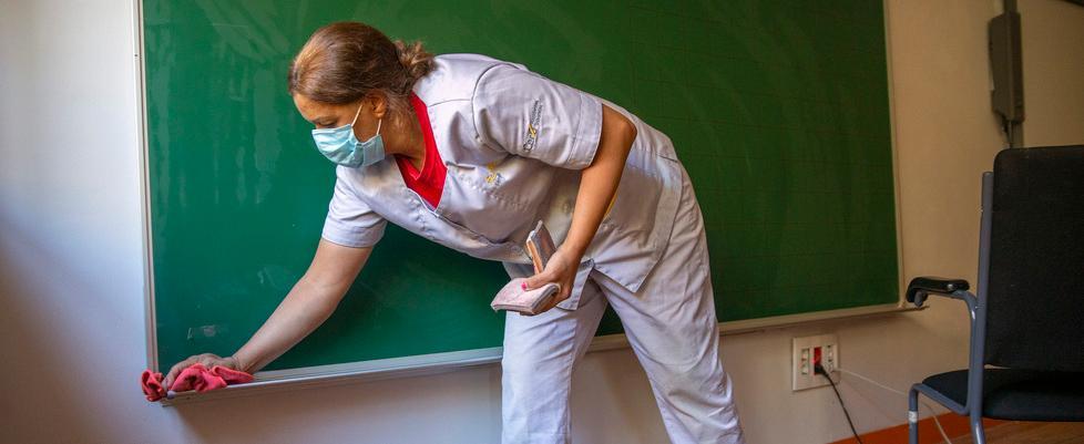 Carpi, insegnante positivo in una scuola, la classe e i colleghi in quarantena 