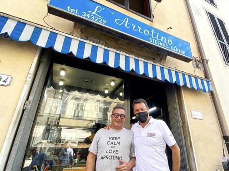 La Lucca moderata in piazza per Salvini Presenti Marcello Pera e Mario Pardini 