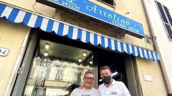 La Lucca moderata in piazza per Salvini Presenti Marcello Pera e Mario Pardini
