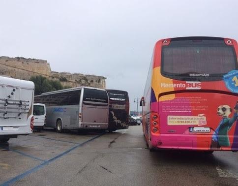 Si rivedono sull’isola i bus turistici «Solo lampi isolati in una stagione buia» 