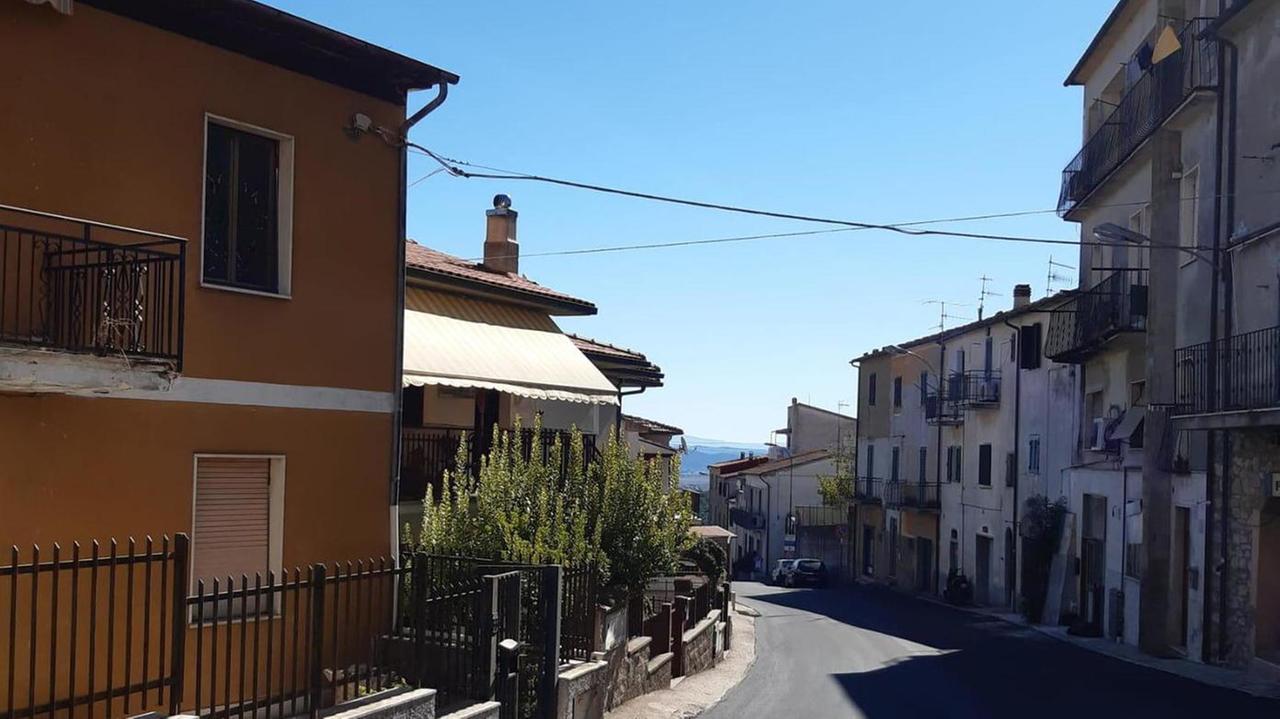 Asfalto e segnaletica nuova in centro