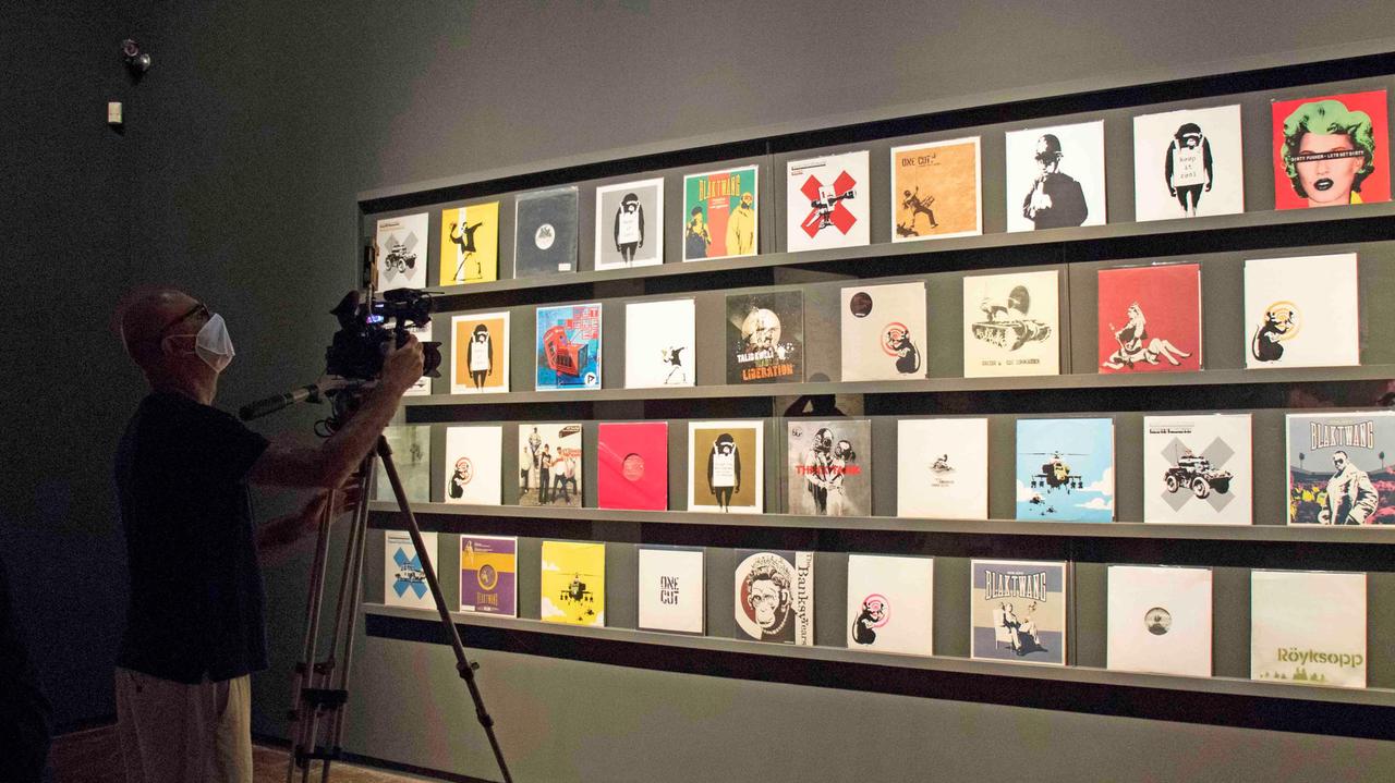 Banksy a Ferrara, orari allungati per le ultime tre domeniche di mostra