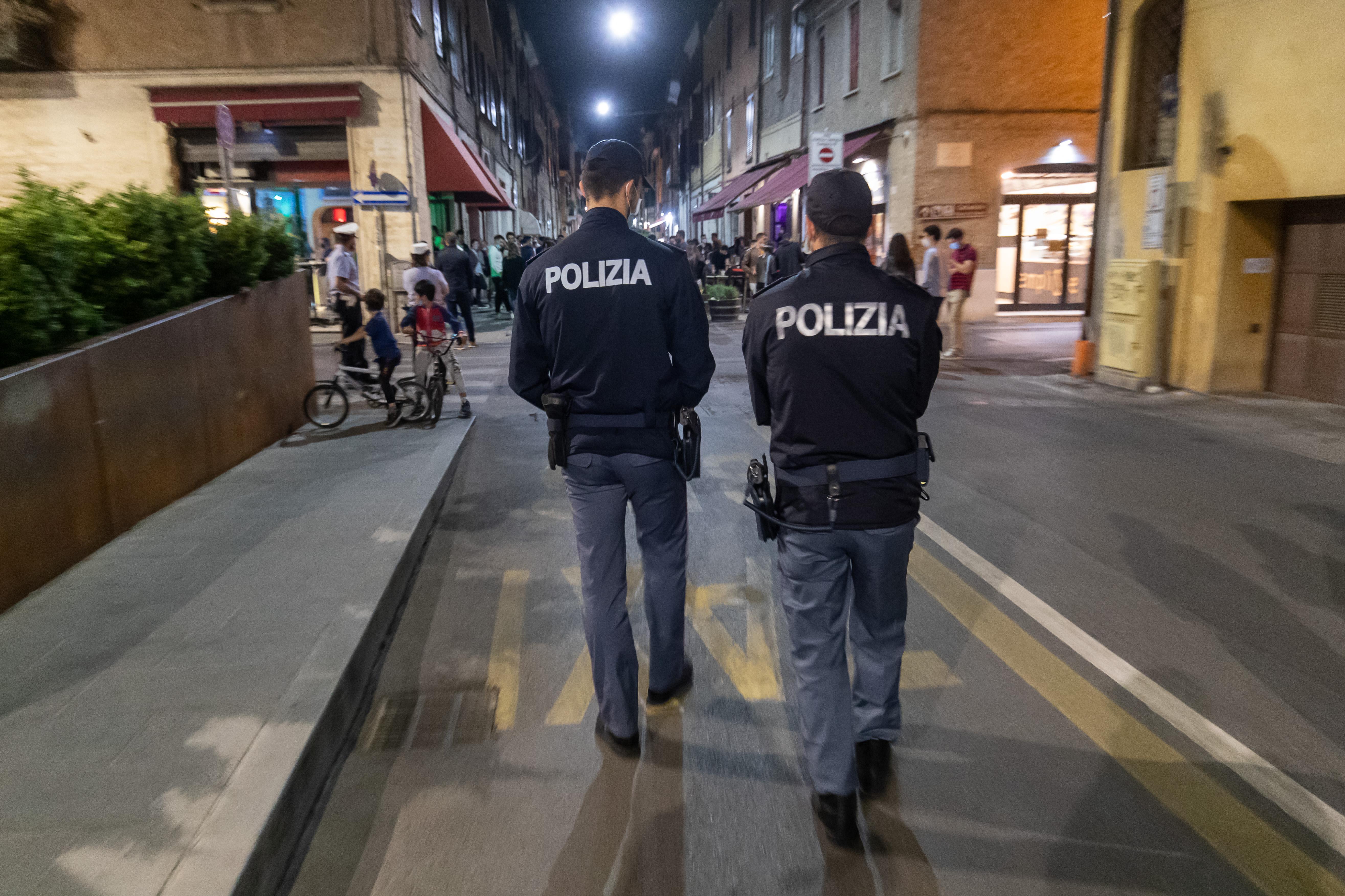 Ferrara, sorpresa con hashish e marijuana: arrestata per spaccio
