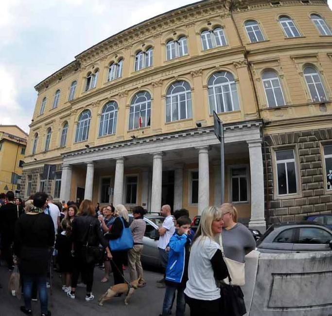 Cantieri davanti alla Saffi: i genitori sono preoccupati