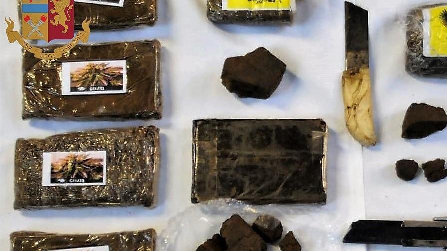 Spaccio di hashish «per colpa della crisi» Arrestato un 37 enne