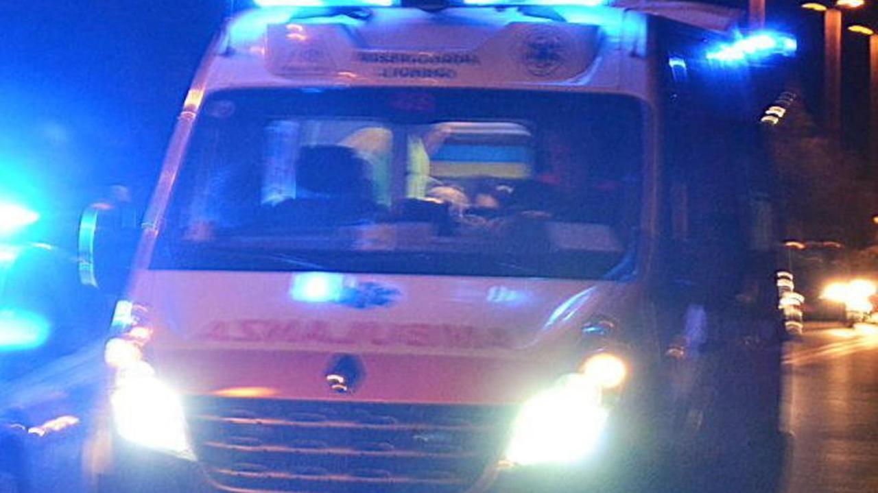 Ferito alla gola con una bottiglia Tragedia sfiorata in piazza Garibaldi